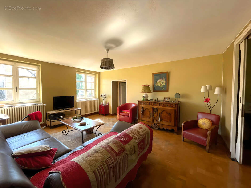 Maison à CHARNAY-LES-MACON