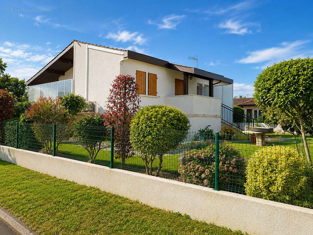 Maison à SAINTE-LIVRADE-SUR-LOT
