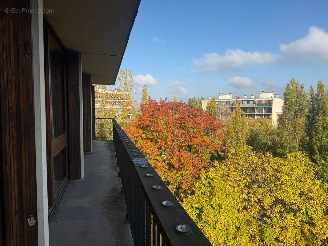 Appartement à FONTENAY-LE-FLEURY