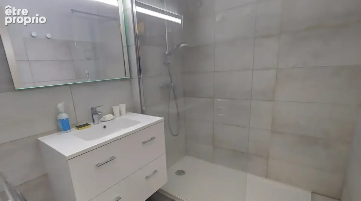 LE CANNET proche Mairie à vendre 2 pièces 46 m2 avec balcon proche des commodités. - photo 8