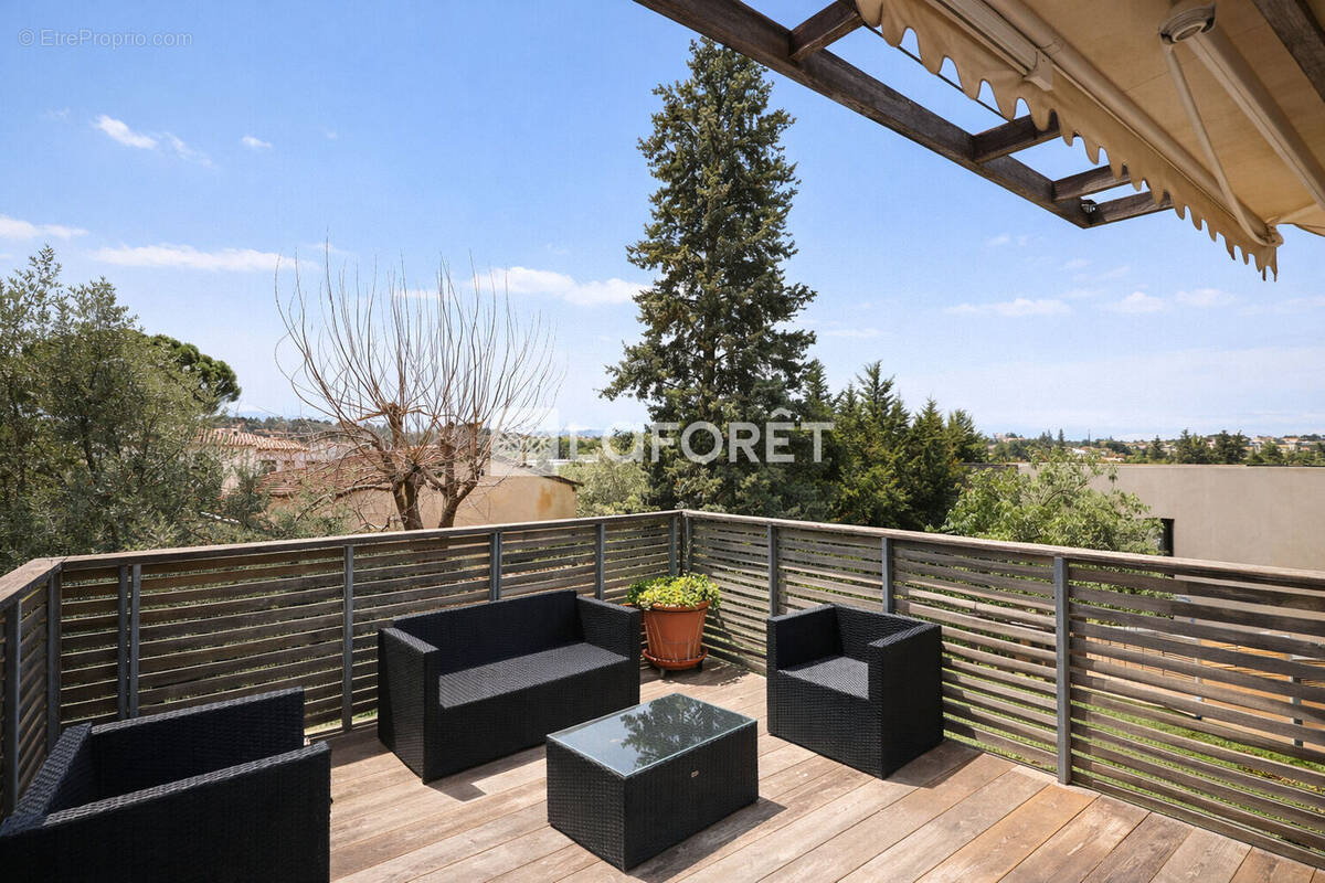 Appartement à VALBONNE