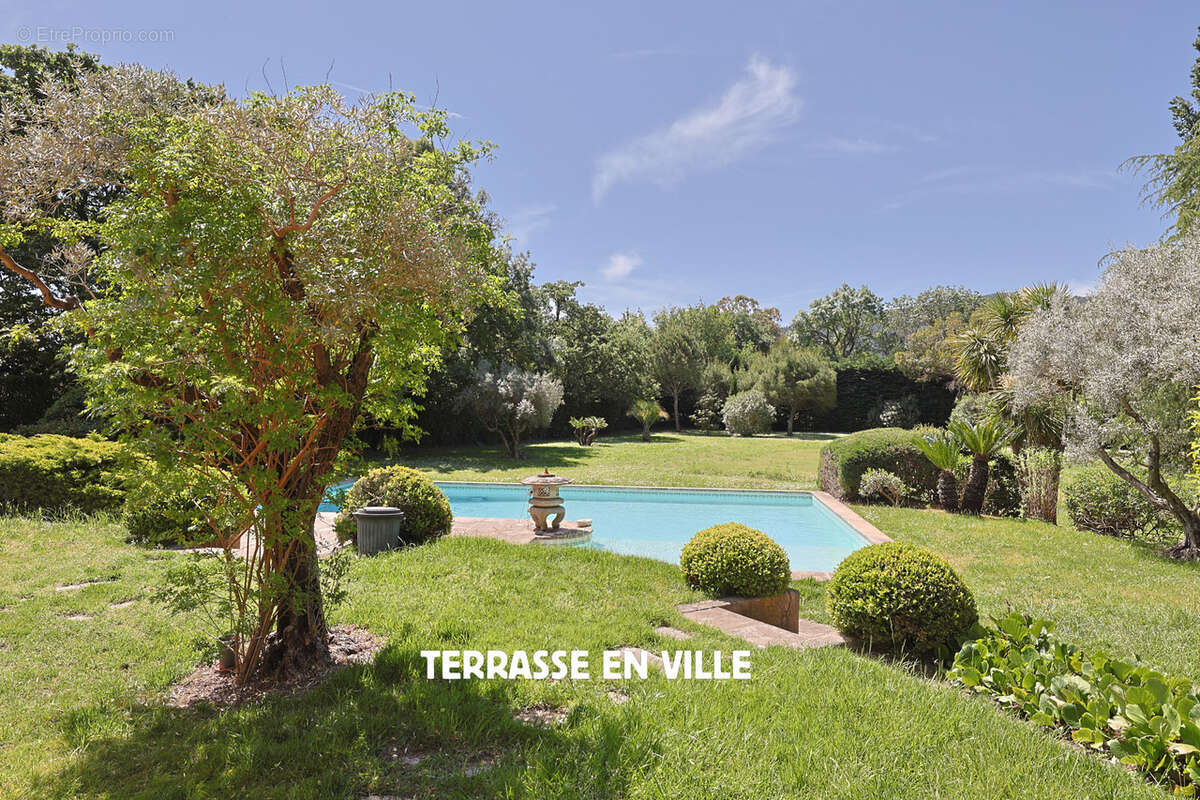 Maison à HYERES