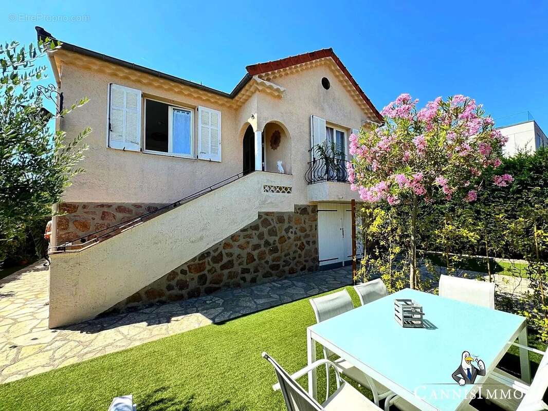 Maison à MANDELIEU-LA-NAPOULE