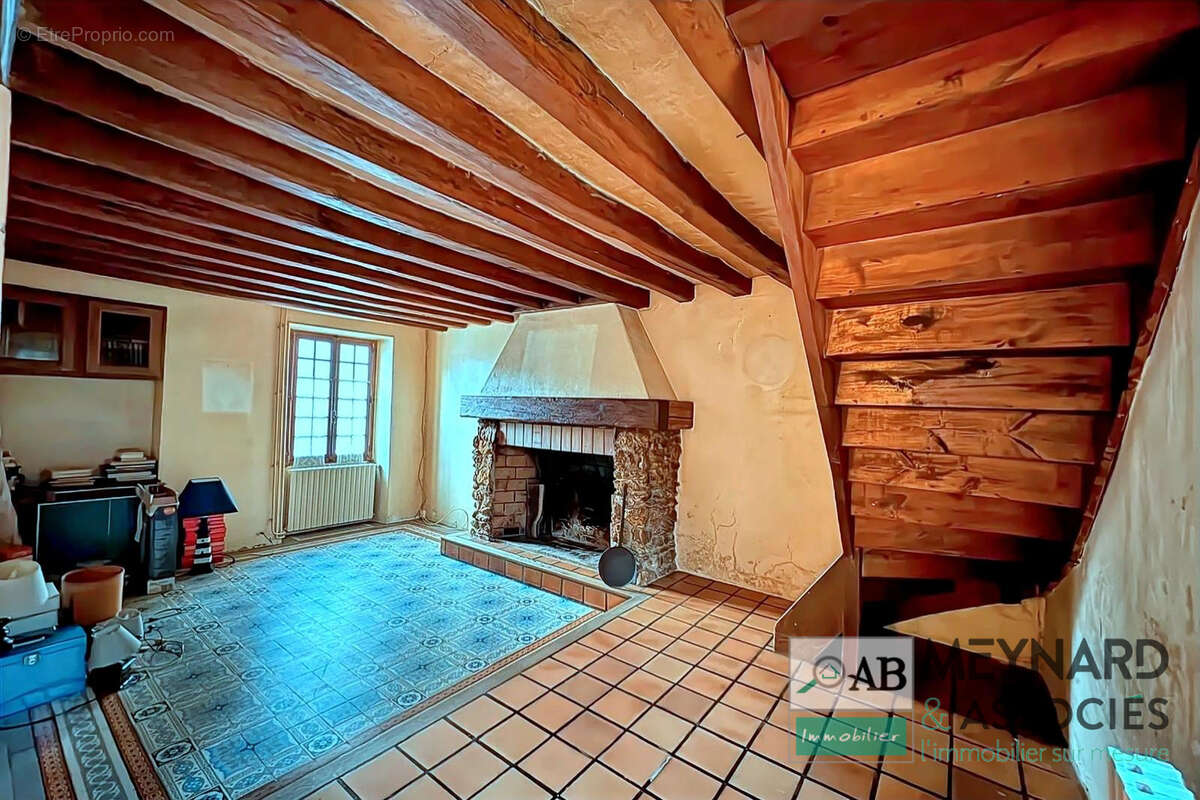 Maison à LA CELLE-SUR-MORIN