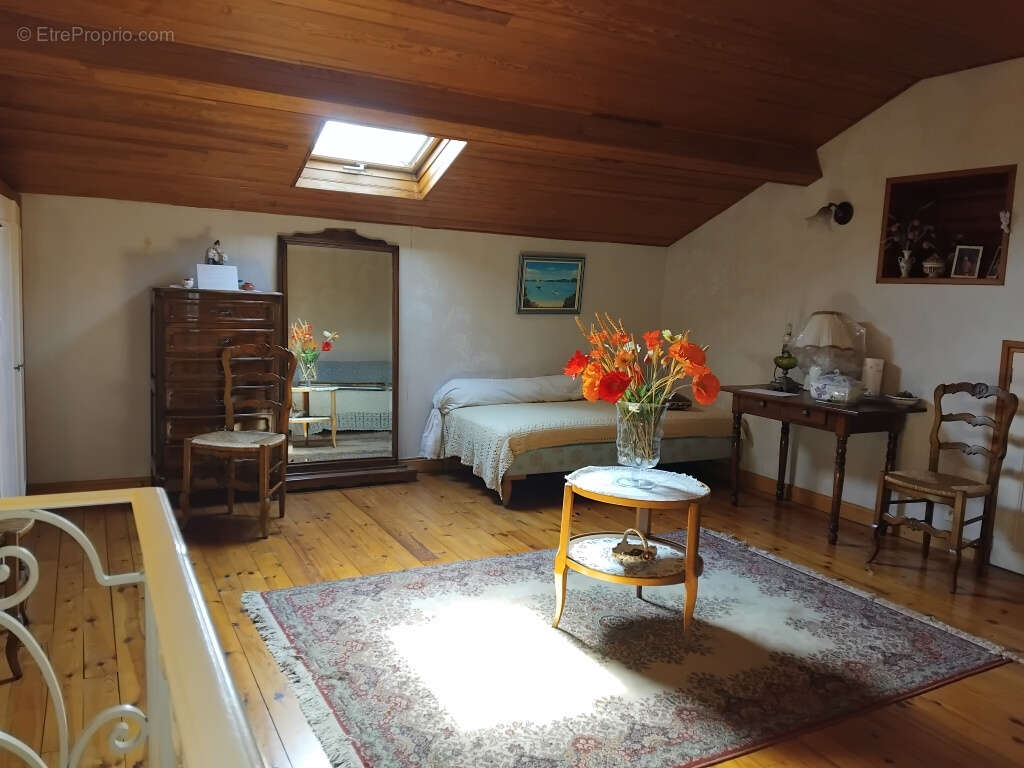 T4 dernier etage avec garage - photo 6