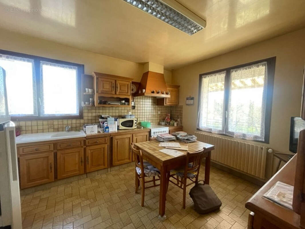 Maison à FERE-CHAMPENOISE
