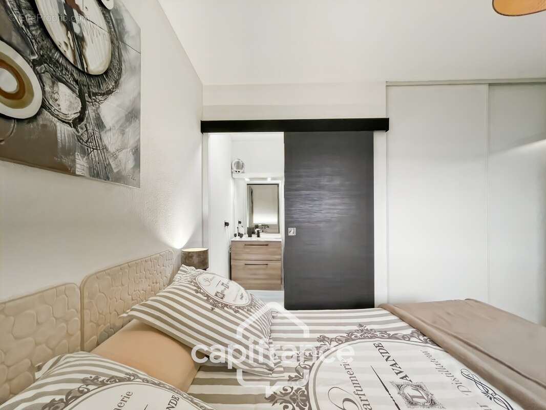Appartement 40m2 rénové et climatisé, en rez de jardin , une chambre et sa salle de douche, sa terrasse couverte ,, piscine rési - photo 17