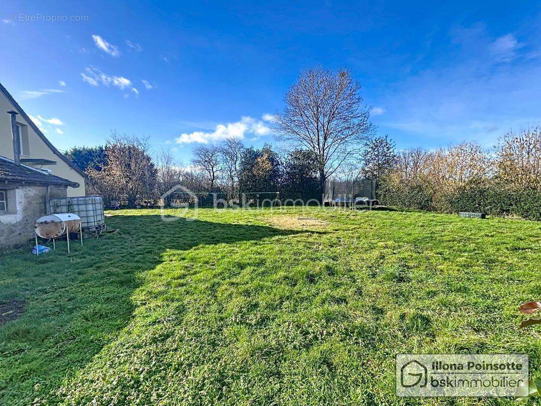 Maison à LA ROCHE-EN-BRENIL