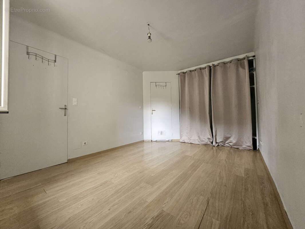 Appartement à L'ESCARENE