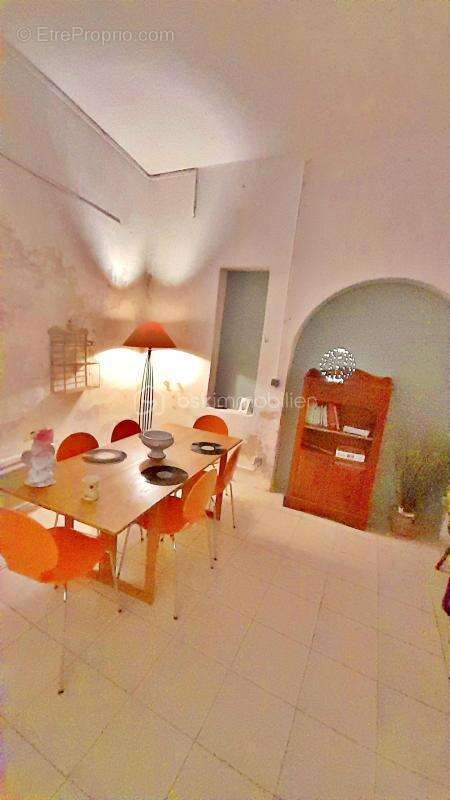 Commerce à BEAUCAIRE