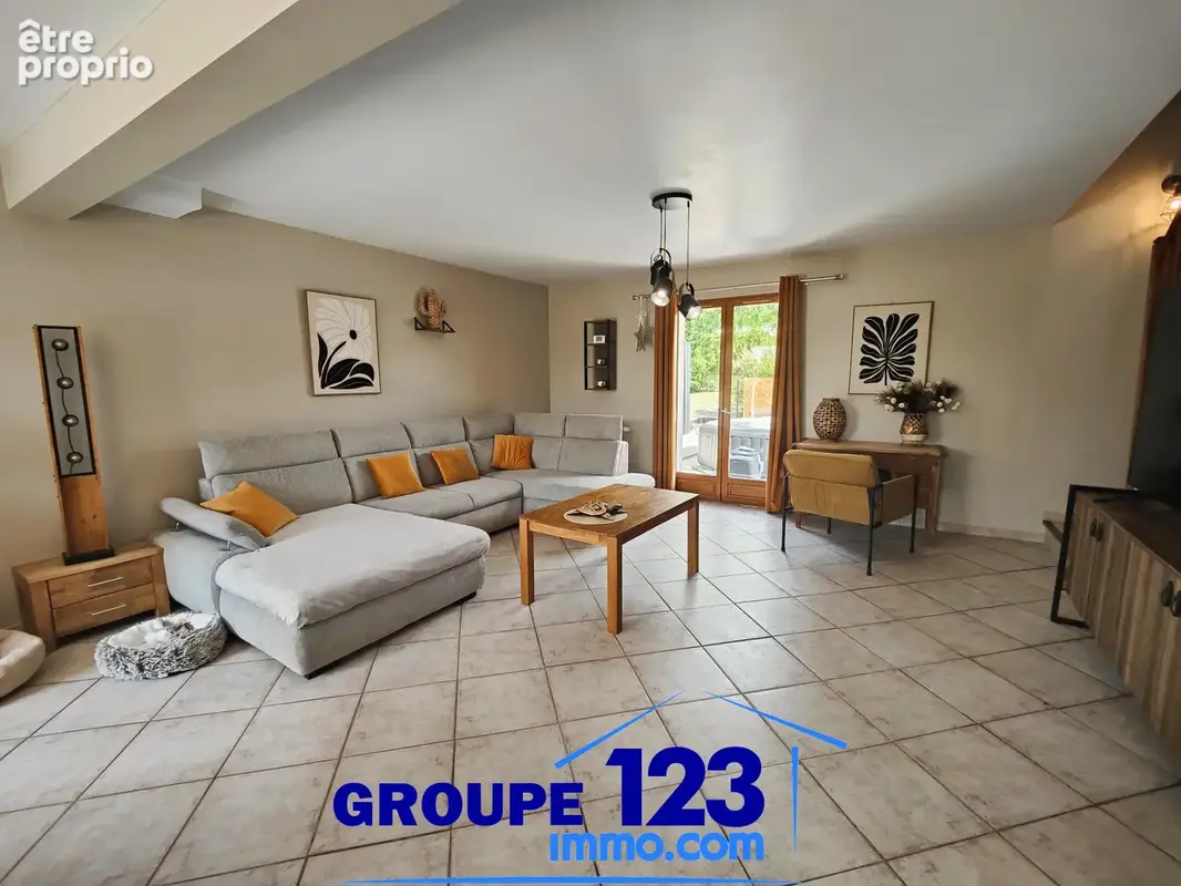 À JOIGNY   Une maison familiale qui a beaucoup à offrir - photo 3
