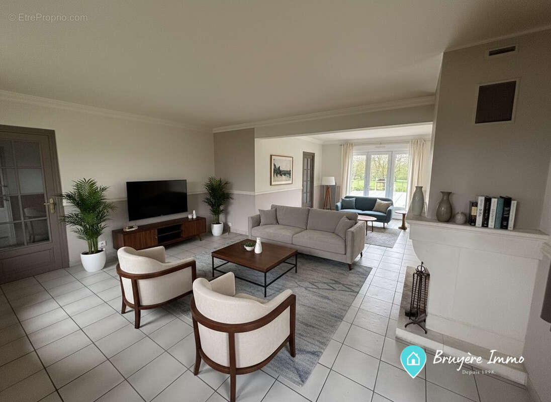 Maison à MONDREPUIS