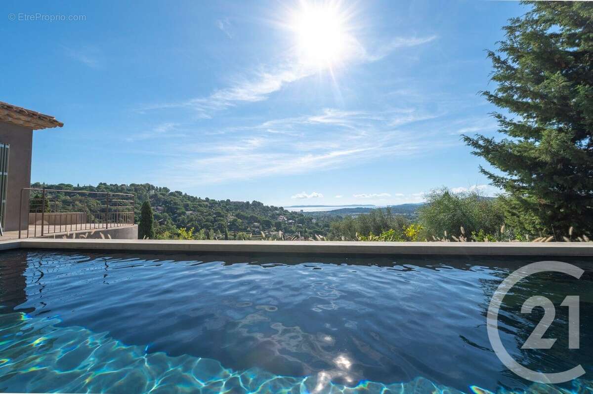 Maison à BORMES-LES-MIMOSAS