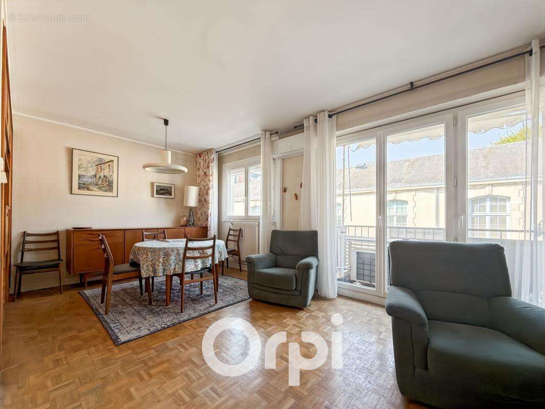 Appartement À Vendre - photo 2