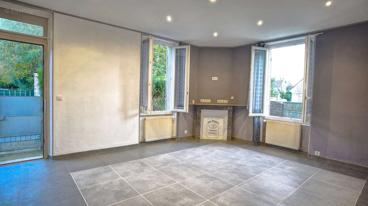 Maison à BOURRON-MARLOTTE