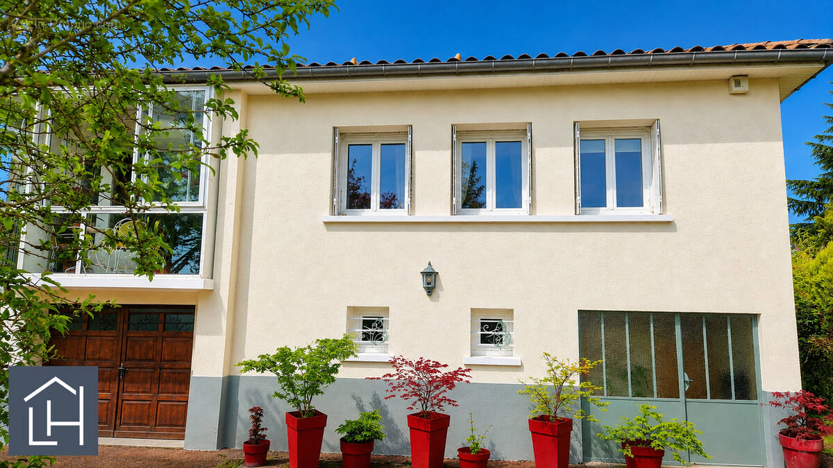 Maison à CHARBONNIERES-LES-BAINS