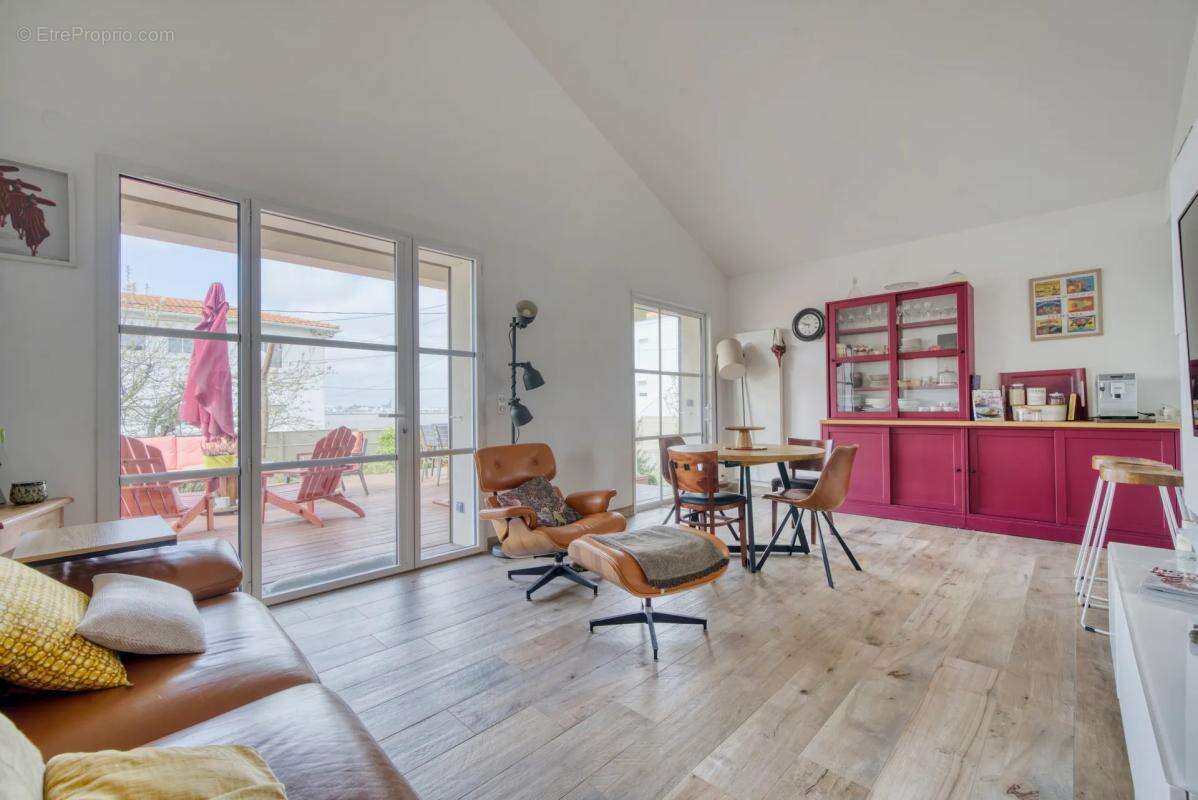 Maison à SAINT-GEORGES-DE-DIDONNE