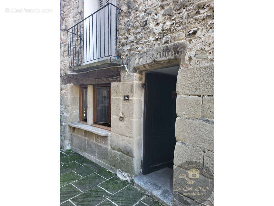 Appartement à ANNOT