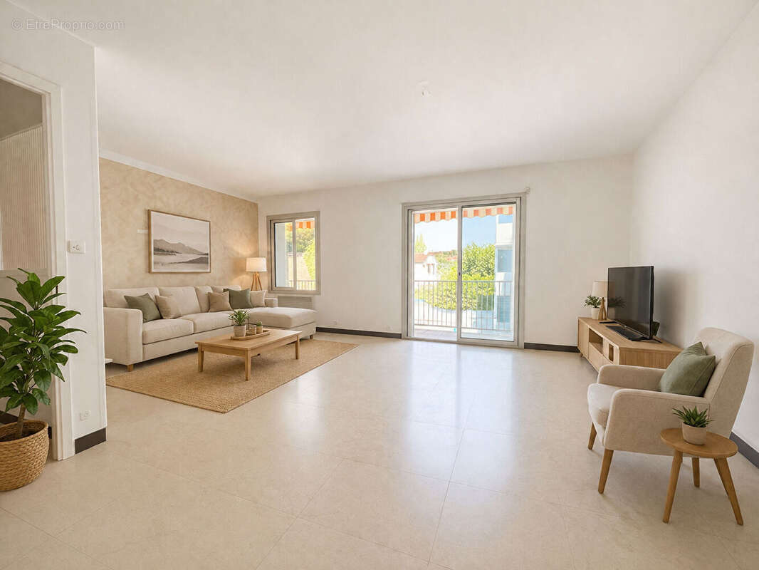 Appartement T3 de 62 m² à 20 mètres de la plage, Emplacement exceptionnel en front de mer - photo 3