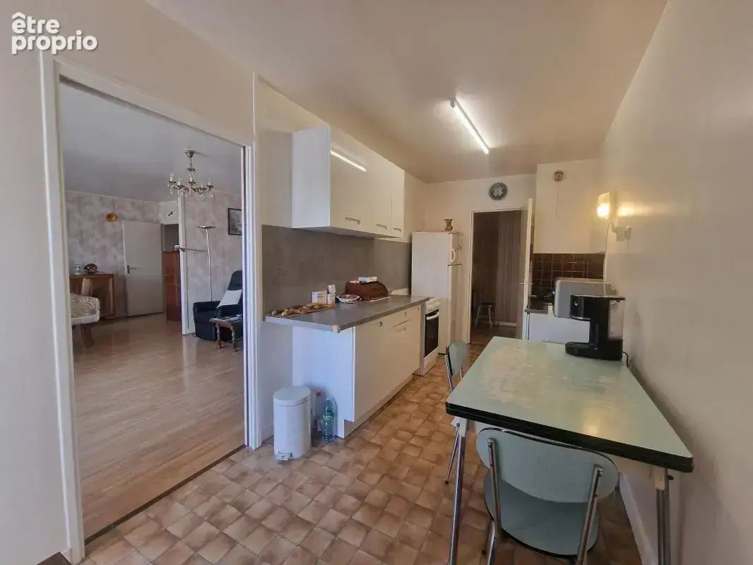 Au sein de la belle et prisée résidence "LE BOIS DE VAIRES" spacieux appartement F4 de 86m² habitable, situé au 2ème avec ascens - photo 5