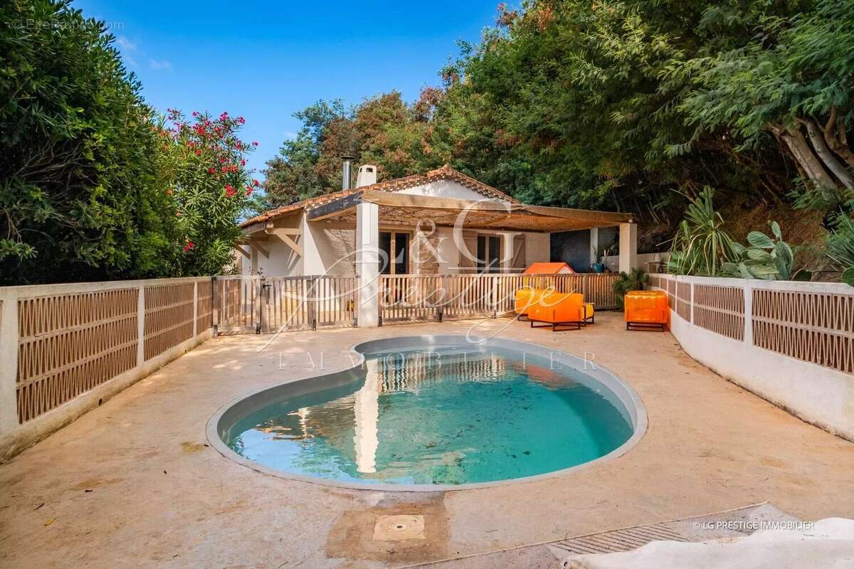 Maison à MANDELIEU-LA-NAPOULE