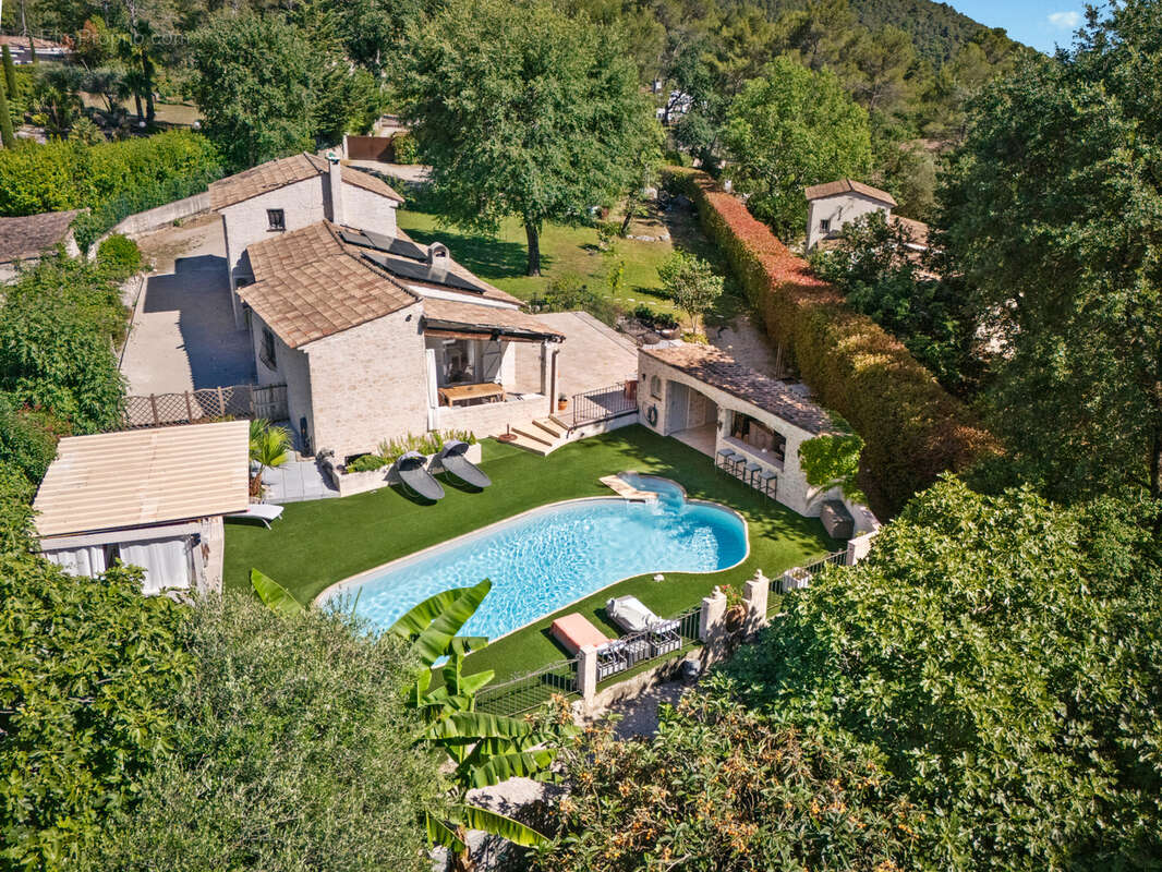 Maison à TOURRETTES-SUR-LOUP