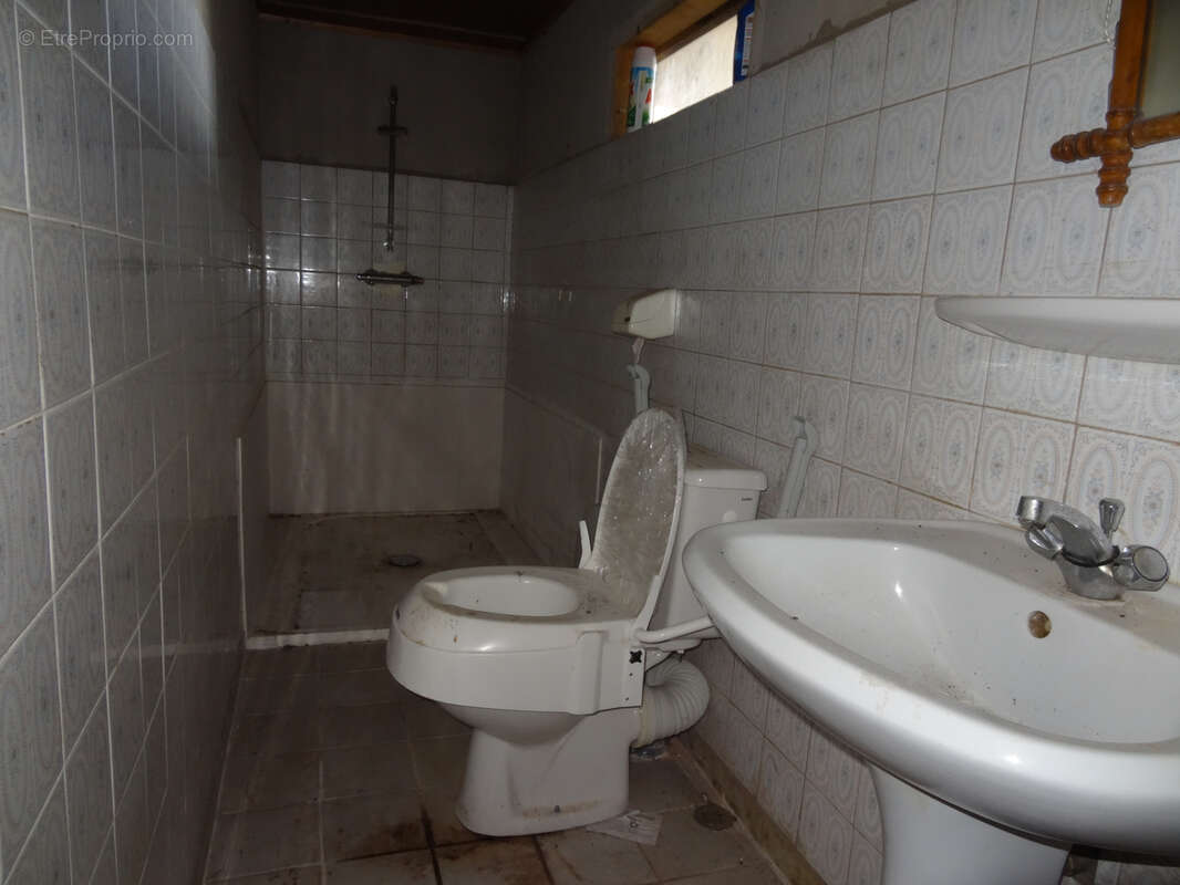 Maison à SAINT-NICOLAS-DU-PELEM