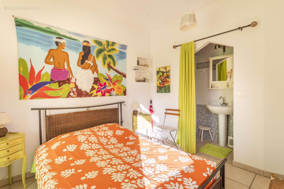 Maison à SIMIANE-COLLONGUE