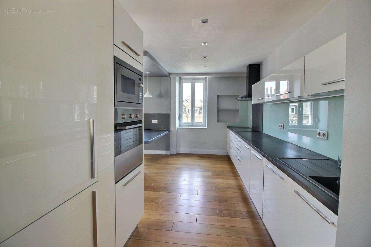 Appartement d’exception – Dernier étage – Place Golbéry, Strasbourg - photo 2