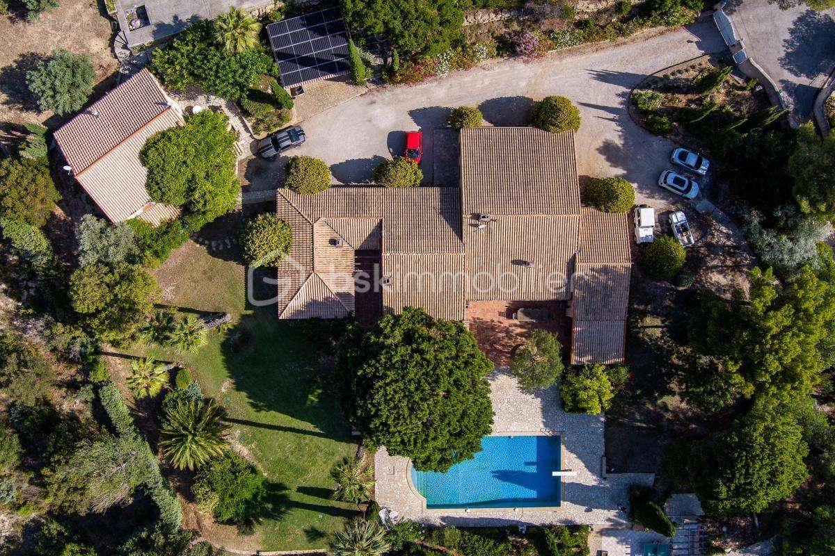 Maison à LA CADIERE-D'AZUR