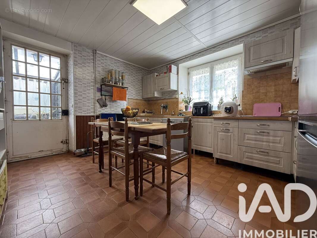 Maison 86 m² à Lain  - photo 4