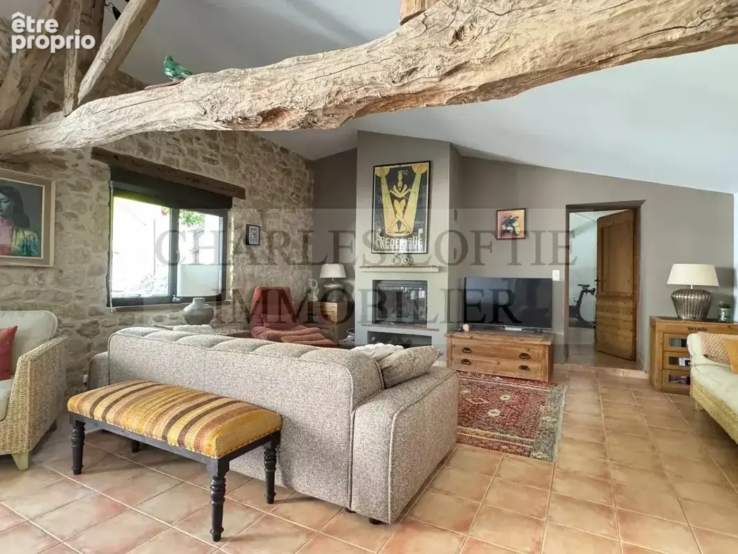 Superbe maison en pierre, piscine sur terrain de 1378 m² - photo 14