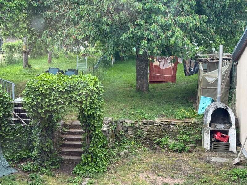 Appartement à MAIZIERES-LES-VIC