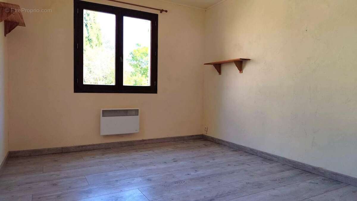 Maison à PUGET-THENIERS