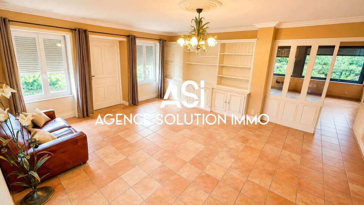 Maison de caractère avec dépendances sur 9 420 m² ? Ambrières-les-Vallées - photo 4