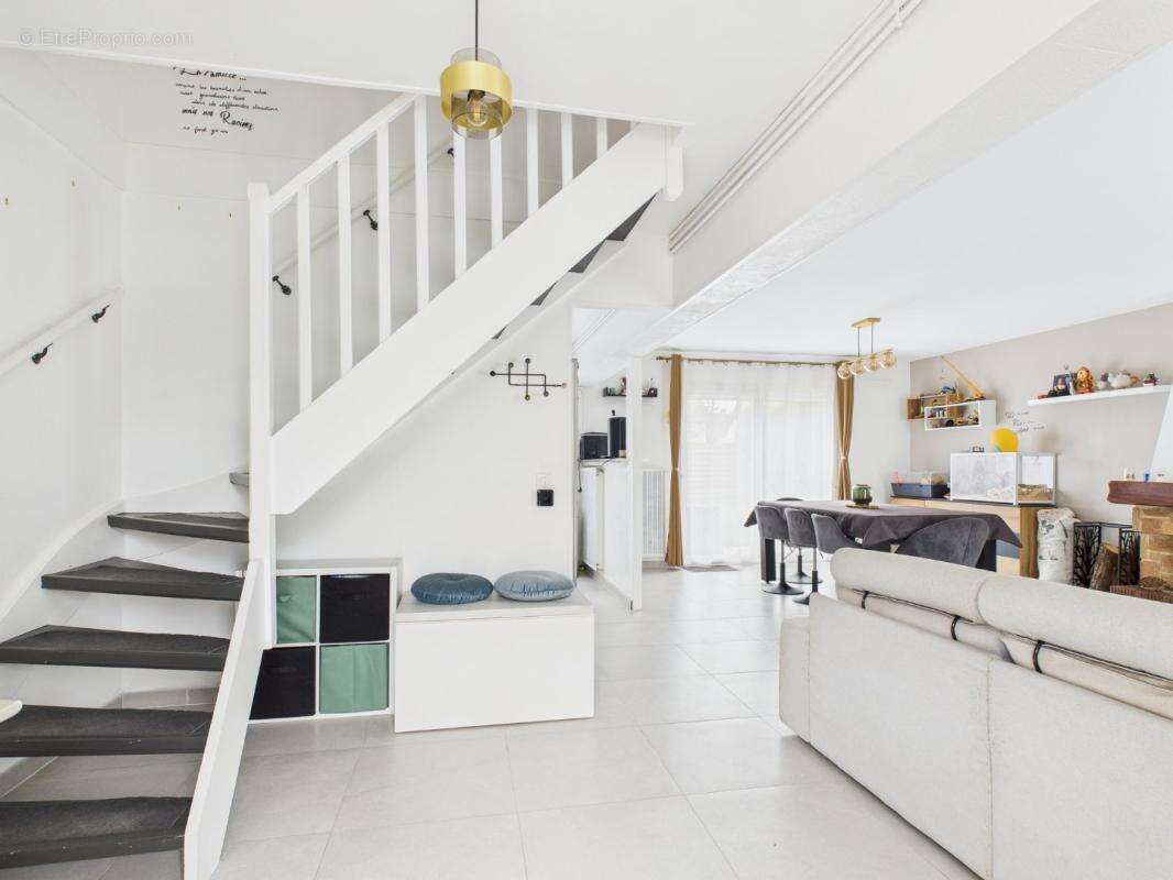 Maison à BRUYERES-SUR-OISE