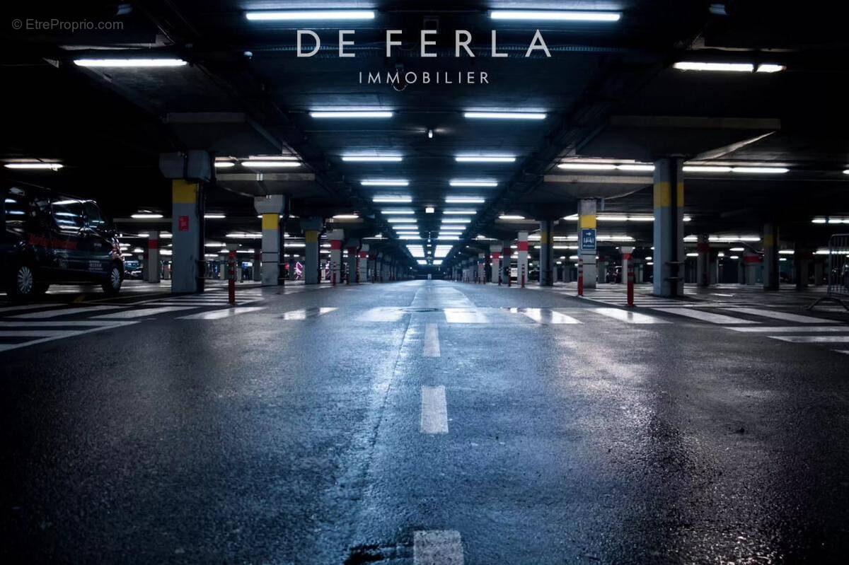 Parking à PARIS-15E