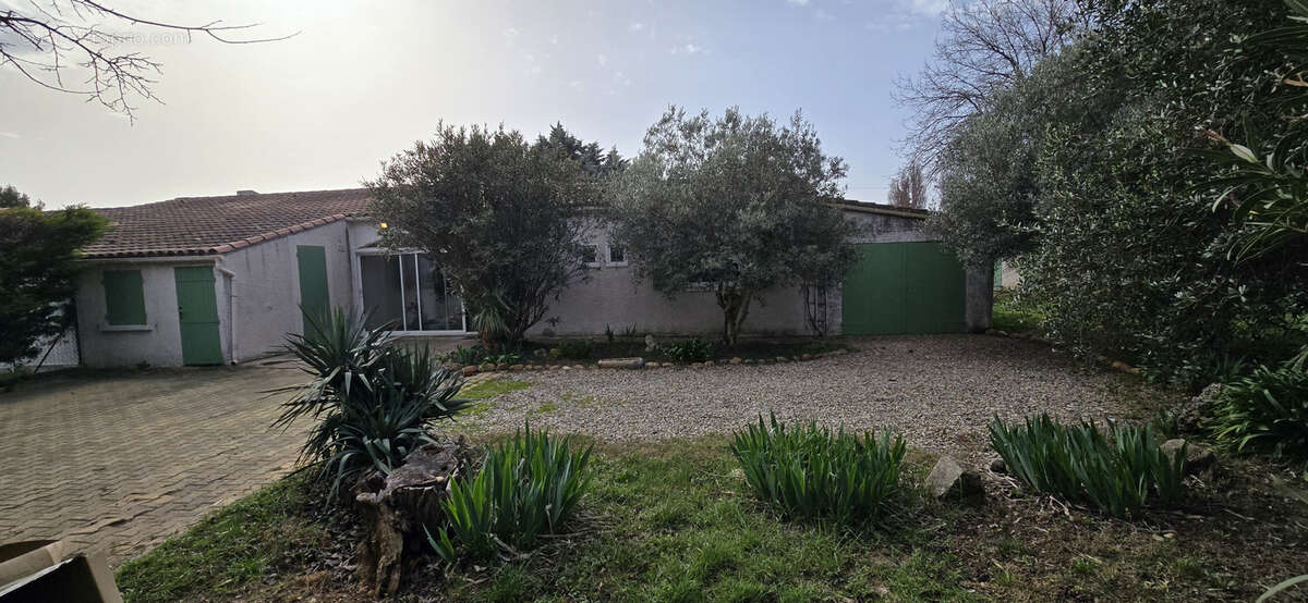 Maison à MORIERES-LES-AVIGNON