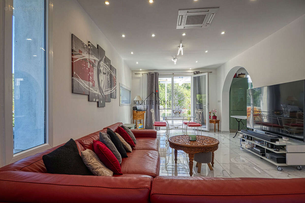 Appartement à LE ROVE