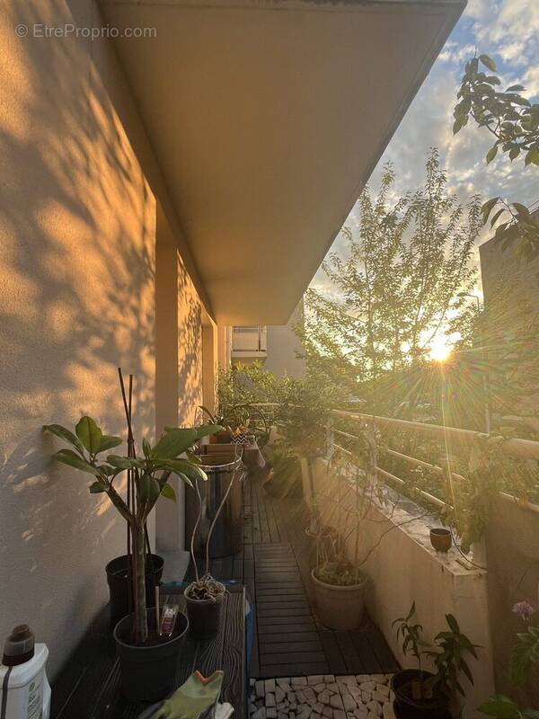 Appartement à CHANTELOUP-LES-VIGNES