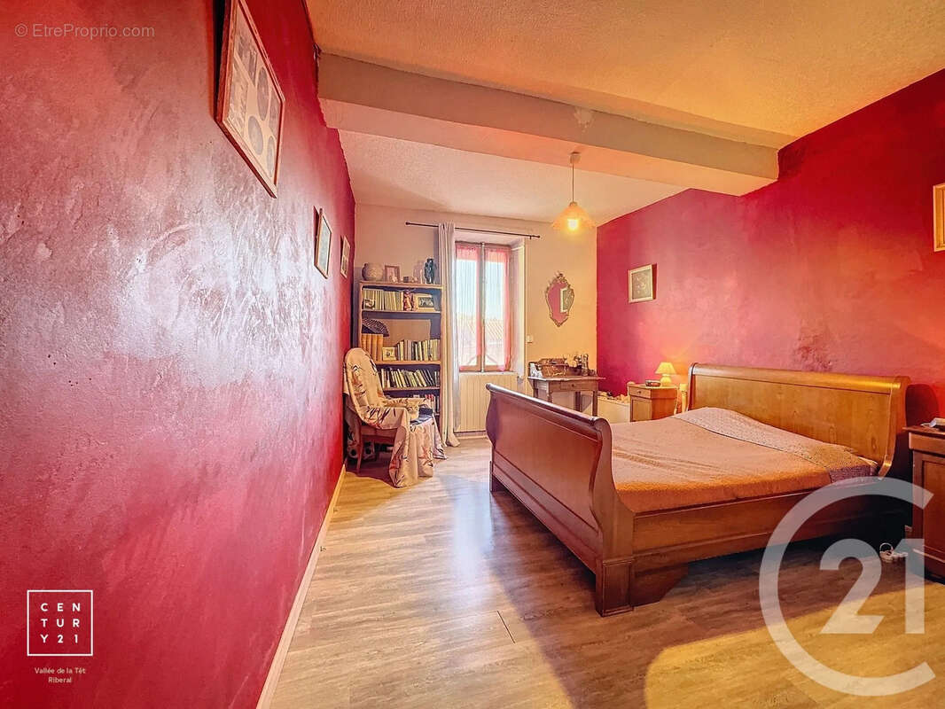 Maison à LATOUR-DE-FRANCE