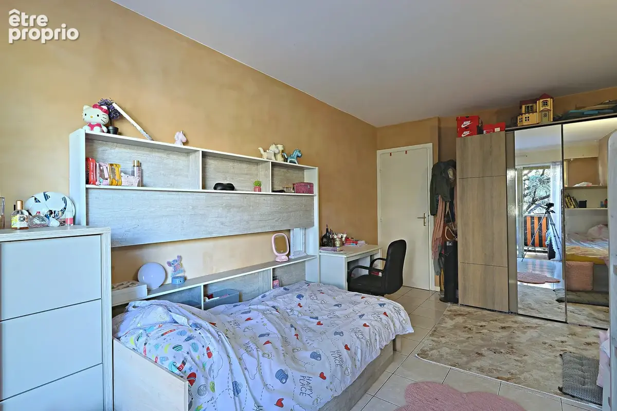 ANTIBES · Proche centre-ville · Appartement 3 pièces · 78,57 m² · Terrasse, cave, ascenseur - photo 12