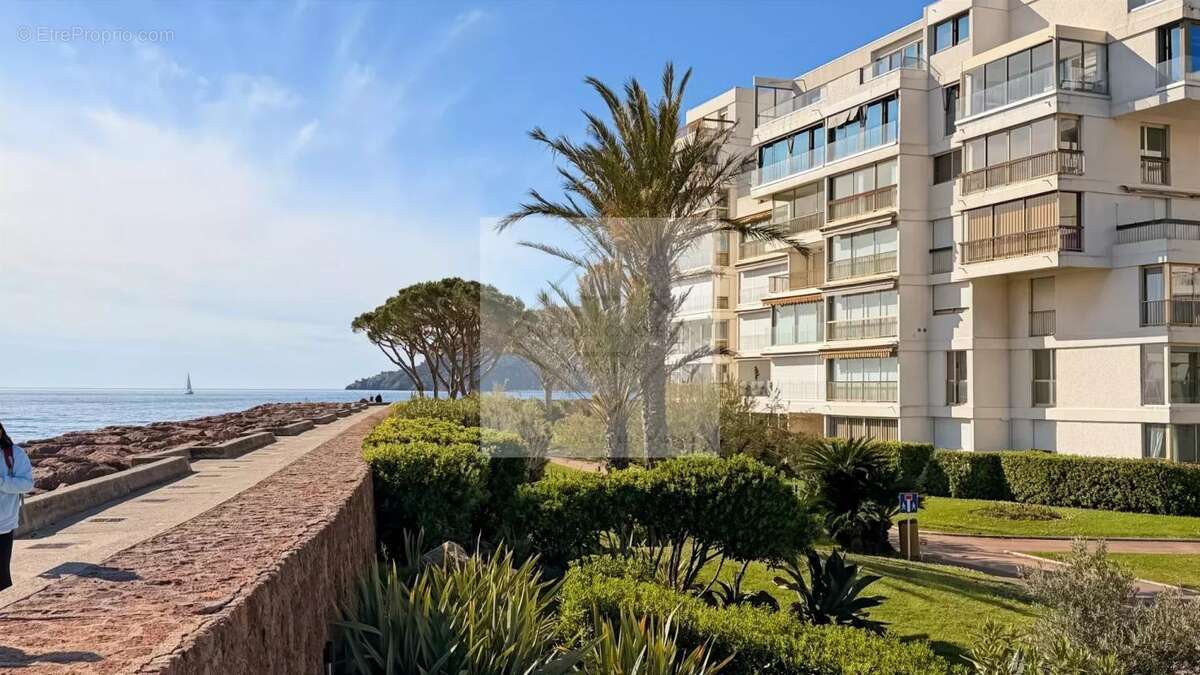 Appartement à MANDELIEU-LA-NAPOULE