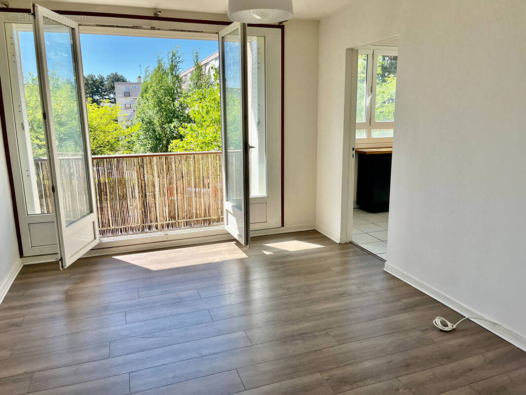 Appartement à LE PLESSIS-ROBINSON