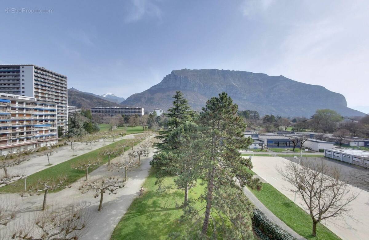 Appartement à SAINT-EGREVE