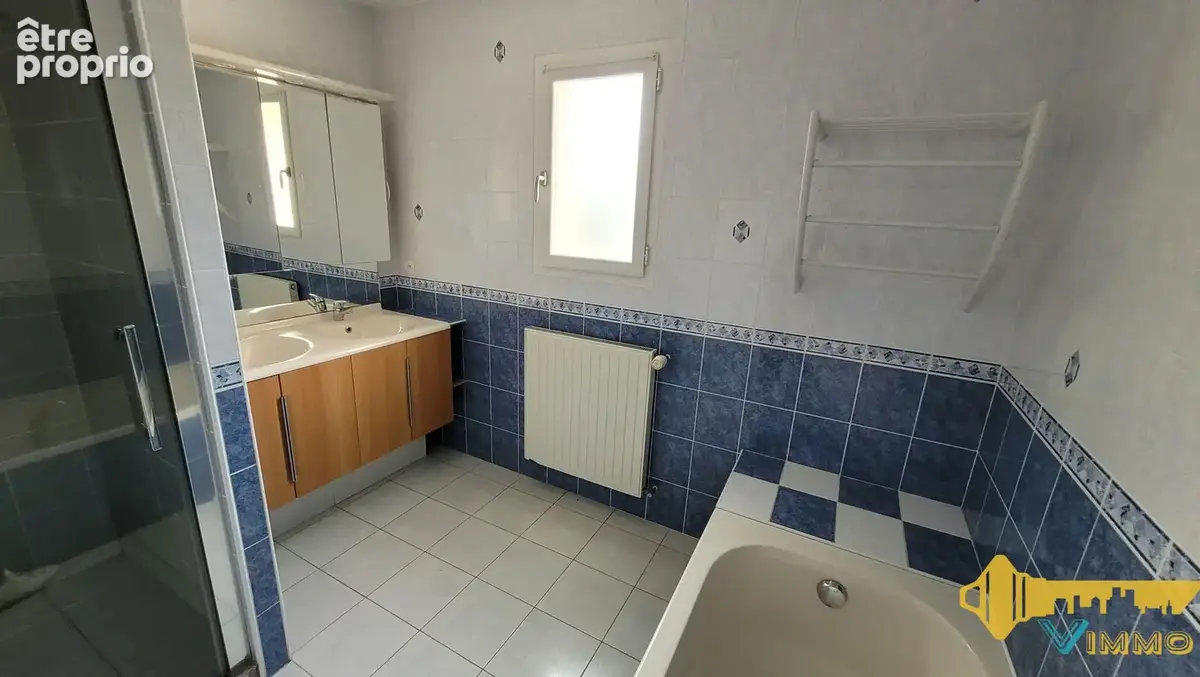 Maison familiale 4ch 1 bureau 1 salle Spa avec 2 garages et jardin - photo 9