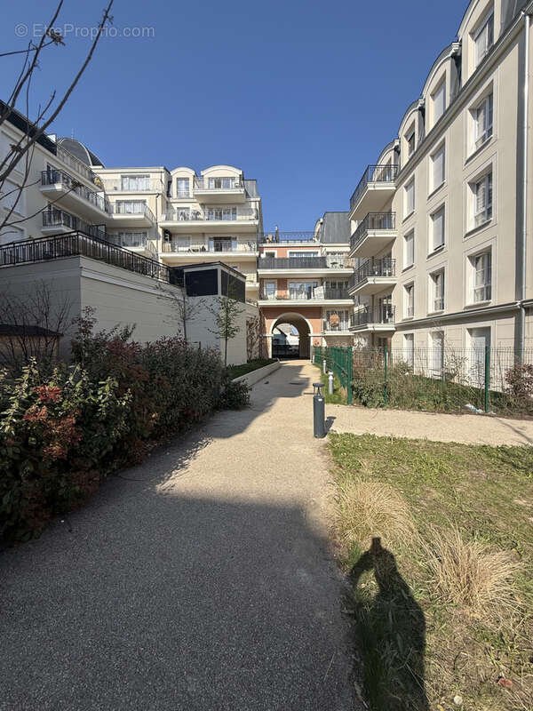 Appartement à LE BLANC-MESNIL