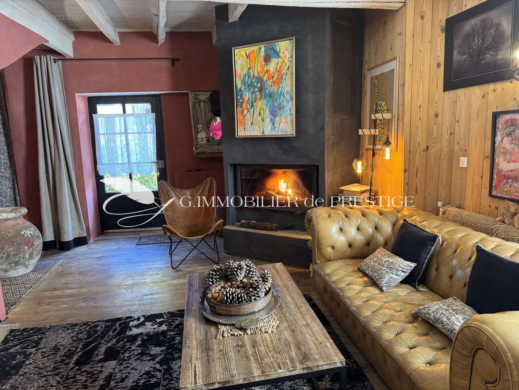 Maison à REVEST-DU-BION