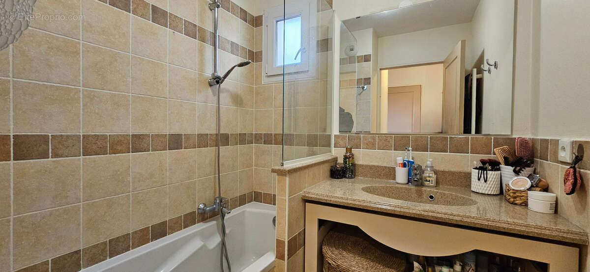 Appartement à MALLEMORT