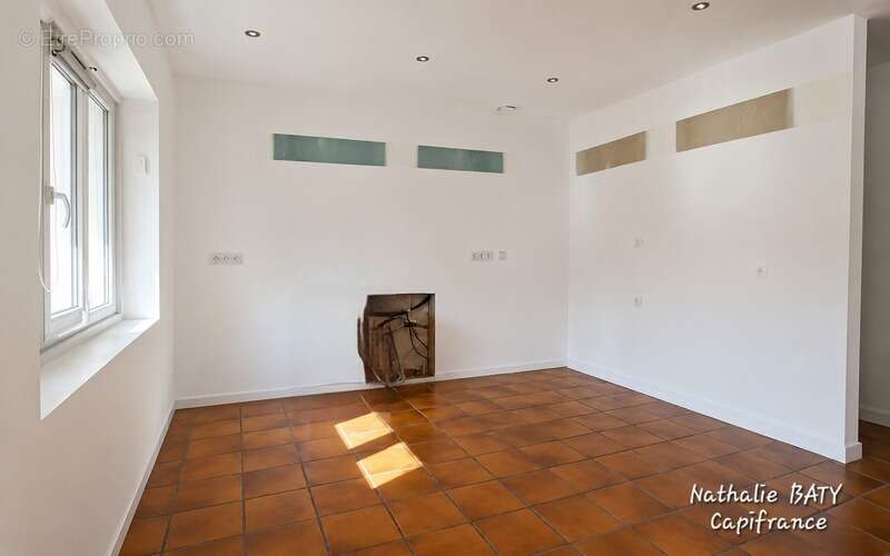 Rare à la vente - Spacieux appartement 150 m² – 7 pièces – 4 chambres – Terrasse, balcon, jardin – Dépendances – Ugine - photo 4